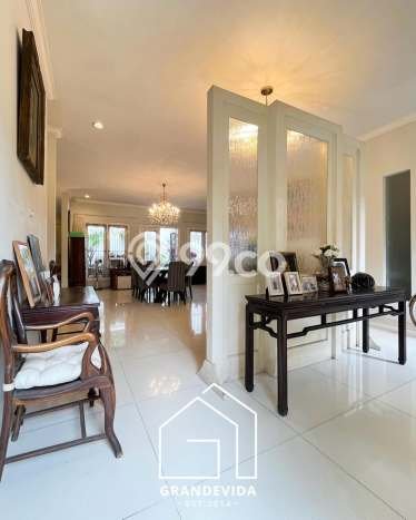 Dijual Rumah Luas Elegan Dengan View Cantik di Kemang, Jakarta Selatan Dijual Rumah Luas Elegan Dengan View Cantik di Kemang, Jakarta Selatan