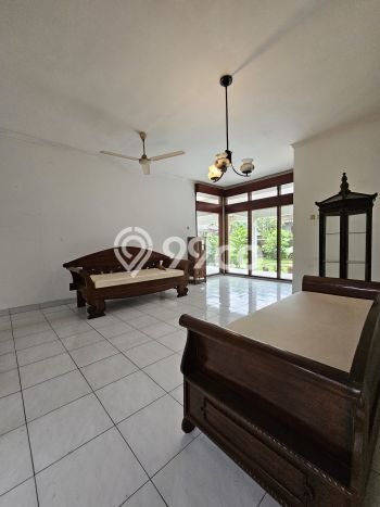 Ready to Use! Premium House LT 587m2 Desain Modern di Kemang Ready to Use! Premium House LT 587m2 Desain Modern di Kemang