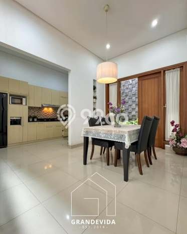 For Sale! Luxury House LT 153m2 Desain Modern di Pondok Indah For Sale! Luxury House LT 153m2 Desain Modern di Pondok Indah