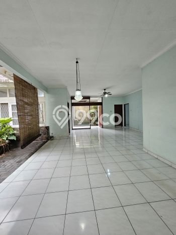 Ready to Use! Premium House LT 587m2 Desain Modern di Kemang Ready to Use! Premium House LT 587m2 Desain Modern di Kemang