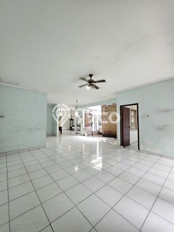 Ready to Use! Premium House LT 587m2 Desain Modern di Kemang Ready to Use! Premium House LT 587m2 Desain Modern di Kemang