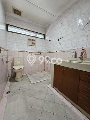 Ready to Use! Premium House LT 587m2 Desain Modern di Kemang Ready to Use! Premium House LT 587m2 Desain Modern di Kemang