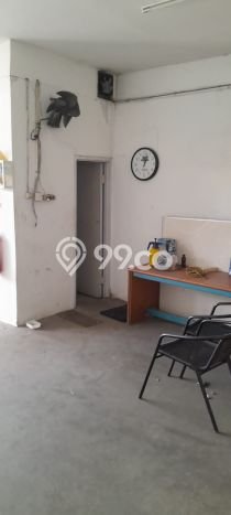 AREA KOMERSIAL! Gudang Kawasan Cakung, Luas 240m², Lokasi Premium AREA KOMERSIAL! Gudang Kawasan Cakung, Luas 240m², Lokasi Premium