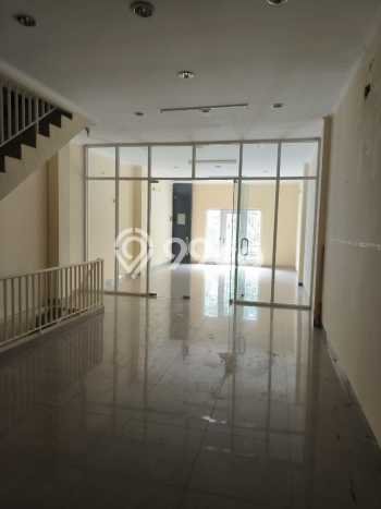 Ruko Disewakan Kawasan Kelapa Gading, Luas 225m2m², Lingkungan Bisnis Ruko Disewakan Kawasan Kelapa Gading, Luas 225m2m², Lingkungan Bisnis