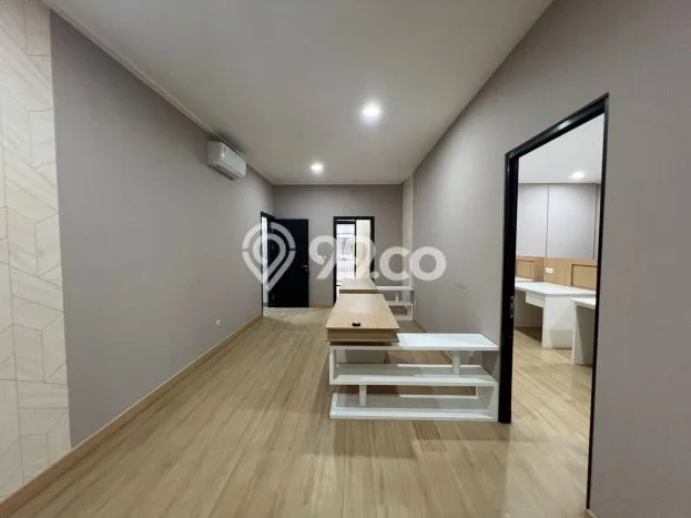 Unit Ruko Disewa Lokasi Cakung, Jakarta Timur Spesifikasi Luas Bangunan 424m2 Unit Ruko Disewa Lokasi Cakung, Jakarta Timur Spesifikasi Luas Bangunan 424m2