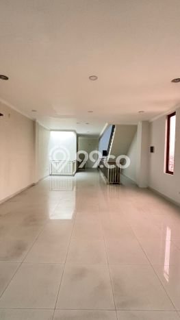 Ruko Disewakan di Johar Baru, Luas 350m², Area Premium, Ready Bisnis Ruko Disewakan di Johar Baru, Luas 350m², Area Premium, Ready Bisnis