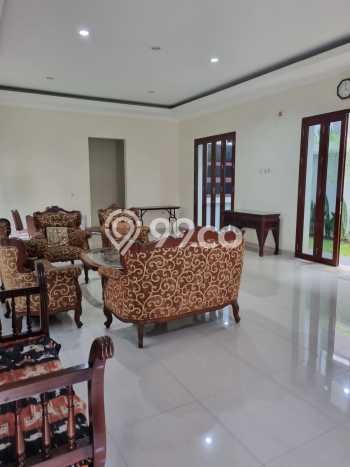 Rumah Strategis di Cempaka Putih, 3 KT, Lingkungan Nyaman, LT 350m² Bangunan 300m² Rumah Strategis di Cempaka Putih, 3 KT, Lingkungan Nyaman, LT 350m² Bangunan 300m²