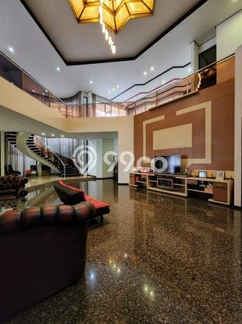 Rumah Luxury Modern Siap Huni di Pondok Indah Jakarta Selatan Rumah Luxury Modern Siap Huni di Pondok Indah Jakarta Selatan