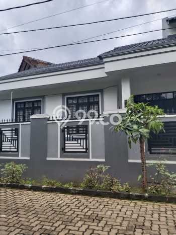 For Sale! Premium House LT 210m2 Desain Elegan di Bintaro For Sale! Premium House LT 210m2 Desain Elegan di Bintaro