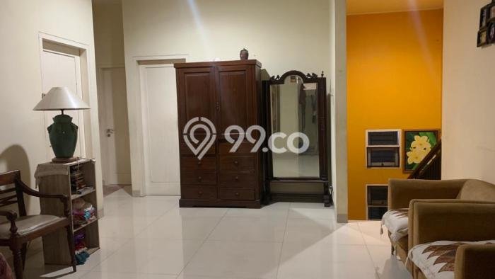 Rumah Elit LB 250m2 Siap Pakai Desain Elegan di Bintaro, Tangerang Selatan Rumah Elit LB 250m2 Siap Pakai Desain Elegan di Bintaro, Tangerang Selatan