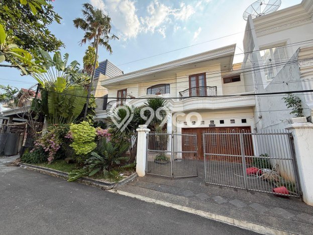 Rumah Luxury Modern Siap Huni di Pondok Kelapa Jakarta Timur Rumah Luxury Modern Siap Huni di Pondok Kelapa Jakarta Timur