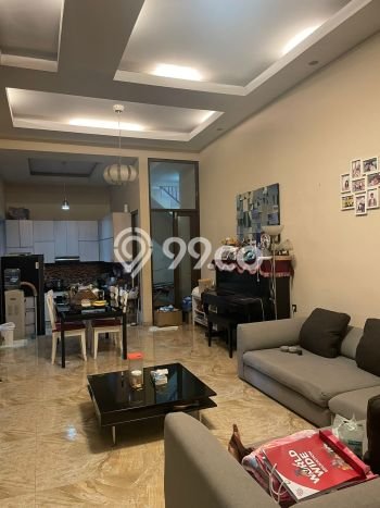 Rumah Luxury Modern Tanpa Renovasi di Cikunir Bekasi Rumah Luxury Modern Tanpa Renovasi di Cikunir Bekasi