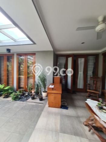 Ready to Use! Premium House LT 1019m2 Desain Modern di Kemang Ready to Use! Premium House LT 1019m2 Desain Modern di Kemang