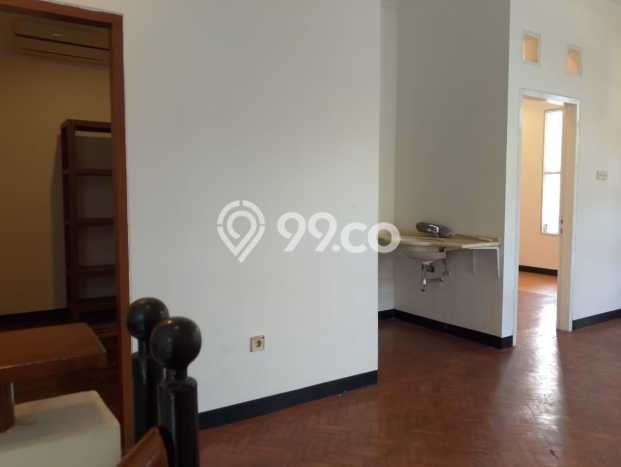 Rumah area Roxy, Dekat Tol, 5 KT, LT 133m² LB 210m² Rumah area Roxy, Dekat Tol, 5 KT, LT 133m² LB 210m²