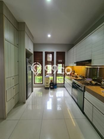 Ready to Use! Premium House LT 1019m2 Desain Modern di Kemang Ready to Use! Premium House LT 1019m2 Desain Modern di Kemang