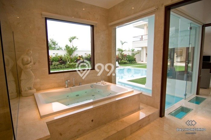 Dijual Rumah Luas Elegan Dengan View Eksklusif di Canggu, Badung Dijual Rumah Luas Elegan Dengan View Eksklusif di Canggu, Badung