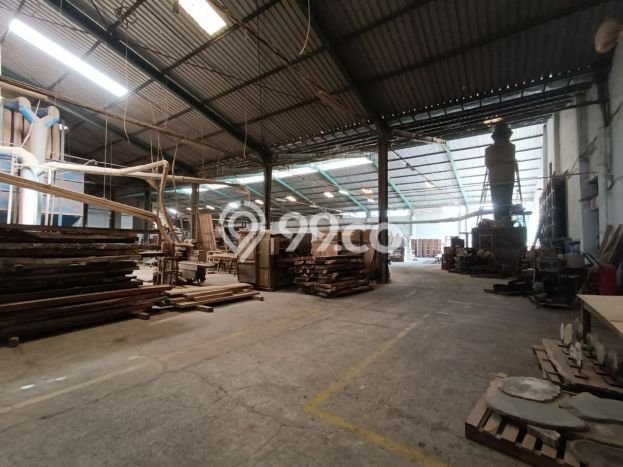 Gudang Area Premium Kawasan Ampel, Luas 9000m², Prospektif Gudang Area Premium Kawasan Ampel, Luas 9000m², Prospektif