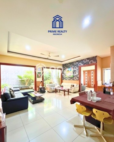 Hunian Elit LB 350m2 Siap Pakai Desain Elegan di Bintaro, Tangerang Selatan Hunian Elit LB 350m2 Siap Pakai Desain Elegan di Bintaro, Tangerang Selatan