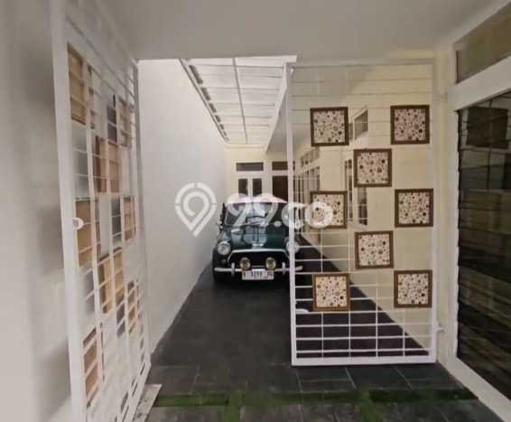 PENAWARAN TERBATAS! Rumah Berkualitas area Burangrang, LT 180m2m² LB 220m2m² PENAWARAN TERBATAS! Rumah Berkualitas area Burangrang, LT 180m2m² LB 220m2m²