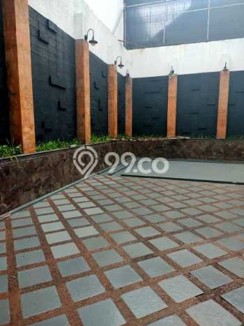 For Sale! Luxury House LT 647m2 Desain Modern di Taman Holis Indah For Sale! Luxury House LT 647m2 Desain Modern di Taman Holis Indah