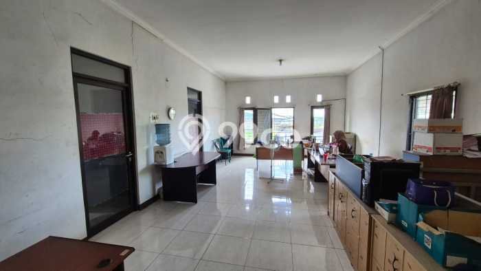 INVESTASI MENGUNTUNGKAN! Gudang di Margaasih, Luas 500m², Nilai Sewa Tinggi INVESTASI MENGUNTUNGKAN! Gudang di Margaasih, Luas 500m², Nilai Sewa Tinggi