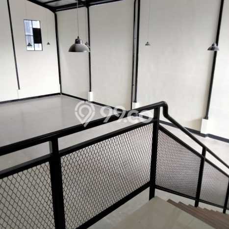 LOKASI PREMIUM! Gudang Kawasan Niaga Kawasan Batujajar, Luas 600m², Siap Operasional LOKASI PREMIUM! Gudang Kawasan Niaga Kawasan Batujajar, Luas 600m², Siap Operasional