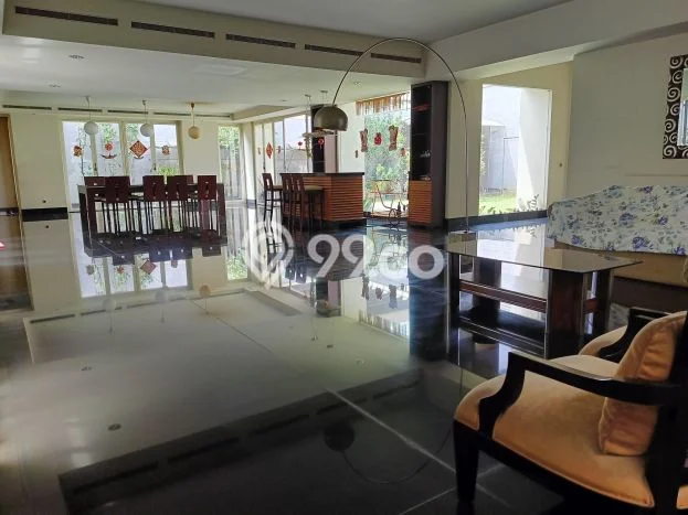 Rumah Mewah LB 750m2 Siap Huni Desain Elegan di Cipaganti, Bandung Rumah Mewah LB 750m2 Siap Huni Desain Elegan di Cipaganti, Bandung