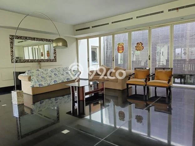 Rumah Mewah LB 750m2 Siap Huni Desain Elegan di Cipaganti, Bandung Rumah Mewah LB 750m2 Siap Huni Desain Elegan di Cipaganti, Bandung