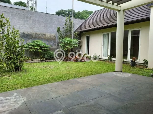 Rumah Mewah LB 750m2 Siap Huni Desain Elegan di Cipaganti, Bandung Rumah Mewah LB 750m2 Siap Huni Desain Elegan di Cipaganti, Bandung