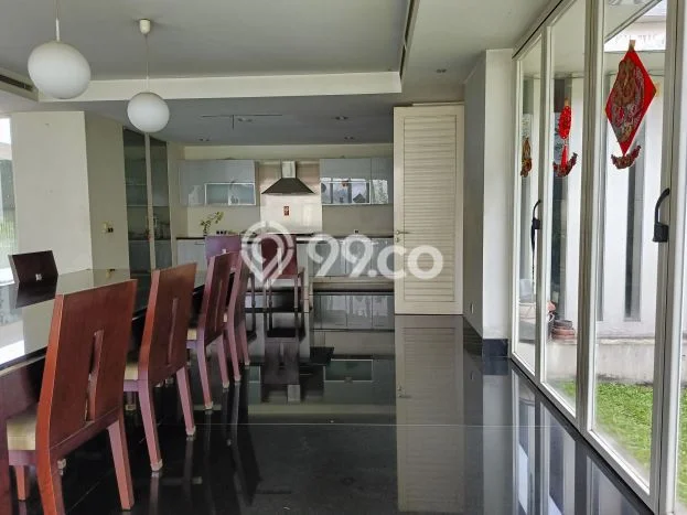Rumah Mewah LB 750m2 Siap Huni Desain Elegan di Cipaganti, Bandung Rumah Mewah LB 750m2 Siap Huni Desain Elegan di Cipaganti, Bandung