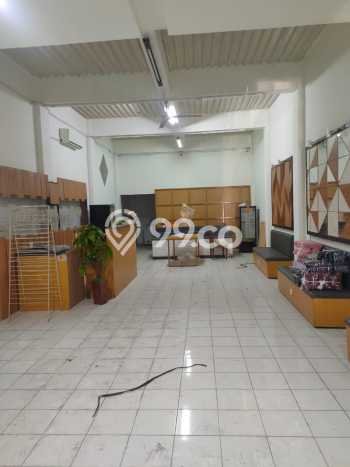Ruko bagus disewakan di Regol Bandung dengan LB 345m2 harga sewa terbaik Ruko bagus disewakan di Regol Bandung dengan LB 345m2 harga sewa terbaik
