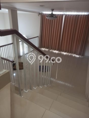 Rumah Mewah LB 300m2 Siap Pakai Desain Elegan di Grand Wisata, Bekasi Rumah Mewah LB 300m2 Siap Pakai Desain Elegan di Grand Wisata, Bekasi