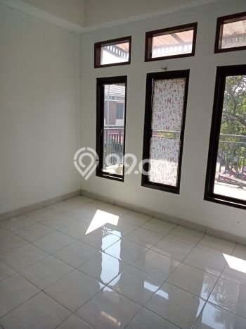 Jarang Ada! Rumah Sewa 4 Kamar Bagus Siap Huni Grand Wisata Jarang Ada! Rumah Sewa 4 Kamar Bagus Siap Huni Grand Wisata