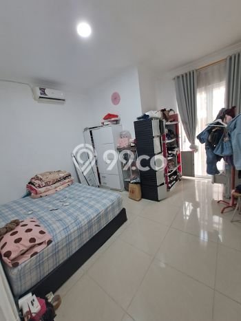For Sale! Luxury House LT 200m2 Desain Modern di Grand Wisata For Sale! Luxury House LT 200m2 Desain Modern di Grand Wisata