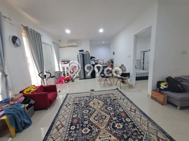 For Sale! Luxury House LT 200m2 Desain Modern di Grand Wisata For Sale! Luxury House LT 200m2 Desain Modern di Grand Wisata