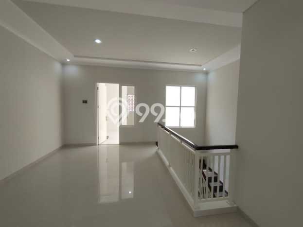 Jual Rumah Luas Megah Dengan View Cantik di Manyar, Surabaya Jual Rumah Luas Megah Dengan View Cantik di Manyar, Surabaya