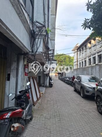 Ruko Dijual di Surabaya LT 54m2 & LB 196m2 Lokasi Terbaik! Ruko Dijual di Surabaya LT 54m2 & LB 196m2 Lokasi Terbaik!