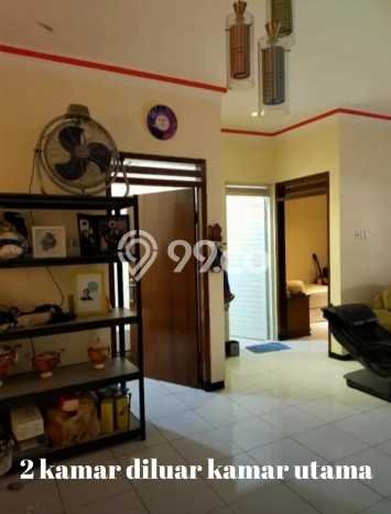 Rumah Elit Modern Tanpa Renovasi di Kedung Baruk Surabaya Rumah Elit Modern Tanpa Renovasi di Kedung Baruk Surabaya