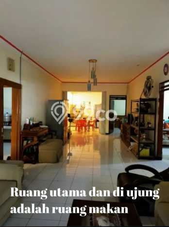 Rumah Elit Modern Tanpa Renovasi di Kedung Baruk Surabaya Rumah Elit Modern Tanpa Renovasi di Kedung Baruk Surabaya