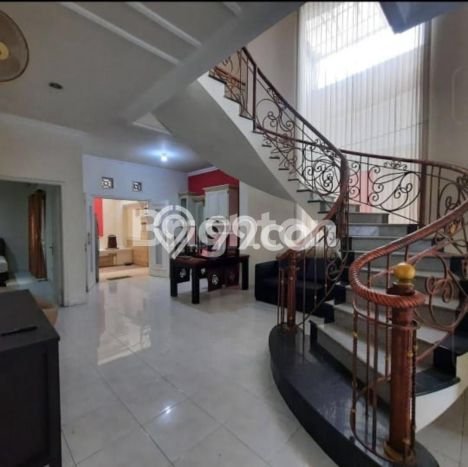 Dijual Rumah Mewah Exclusive di Tenggilis Mejoyo, Surabaya Dijual Rumah Mewah Exclusive di Tenggilis Mejoyo, Surabaya