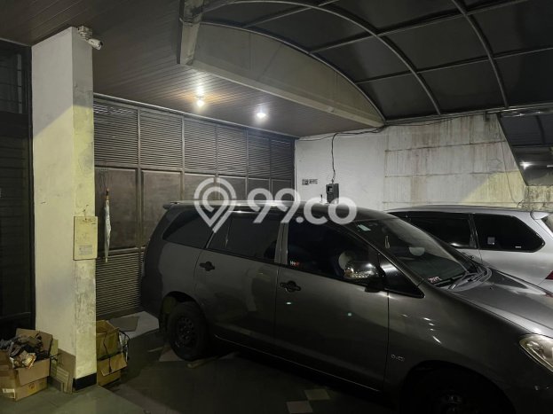 Hunian Mewah LB 650m2 Siap Huni Desain Elegan di Dharma Husada, Surabaya Hunian Mewah LB 650m2 Siap Huni Desain Elegan di Dharma Husada, Surabaya
