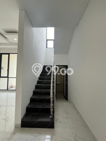 Dijual Cepat Rumah Favorit Siap Huni LB 125m2 di Rungkut, Surabaya Dijual Cepat Rumah Favorit Siap Huni LB 125m2 di Rungkut, Surabaya