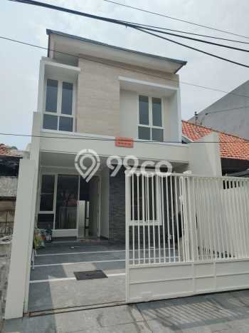Jual Rumah Luas Megah Dengan View Cantik di Manyar, Surabaya Jual Rumah Luas Megah Dengan View Cantik di Manyar, Surabaya