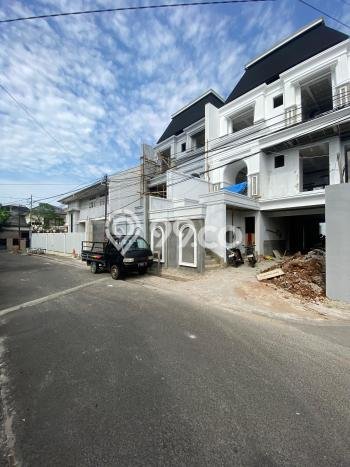 Dijual Hunian Mewah dengan Fasilitas Sekitar Komplit di Tebet, Jakarta Selatan Dijual Hunian Mewah dengan Fasilitas Sekitar Komplit di Tebet, Jakarta Selatan