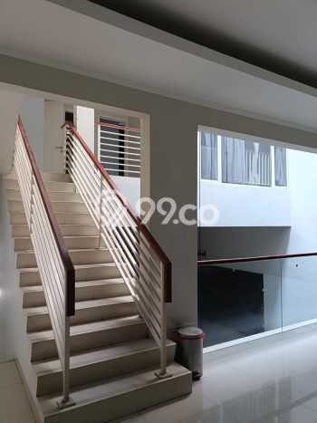 Rumah sewa siap pakai 4 KT di Bintaro, Tangerang Selatan Rumah sewa siap pakai 4 KT di Bintaro, Tangerang Selatan