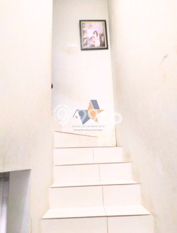Jual Rumah Eksklusif 2 KT di Graha Raya, Tangerang Selatan Jual Rumah Eksklusif 2 KT di Graha Raya, Tangerang Selatan