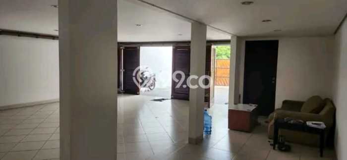 Rumah Luxury Modern Tanpa Renovasi di Pondok Indah Jakarta Selatan Rumah Luxury Modern Tanpa Renovasi di Pondok Indah Jakarta Selatan