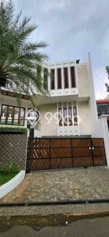 Rumah Luxury Modern Tanpa Renovasi di Pondok Indah Jakarta Selatan Rumah Luxury Modern Tanpa Renovasi di Pondok Indah Jakarta Selatan