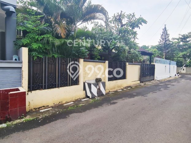 Jual Rumah Bagus Siap Huni LB 194m2 di Semarang Barat, Semarang Jual Rumah Bagus Siap Huni LB 194m2 di Semarang Barat, Semarang