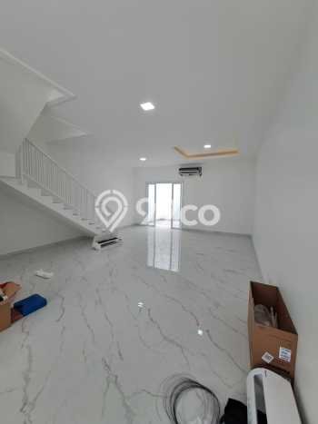 Rumah Luxury Modern Tanpa Renovasi di Villa Meruya Jakarta Barat Rumah Luxury Modern Tanpa Renovasi di Villa Meruya Jakarta Barat